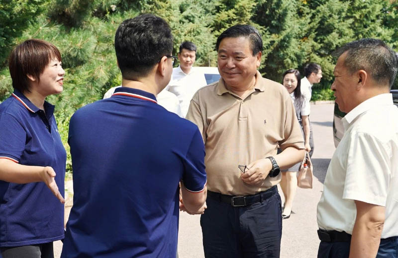 哈尔滨银行董事长邓新权一行莅临沈阳远大集团 共探产业金融合作新路径